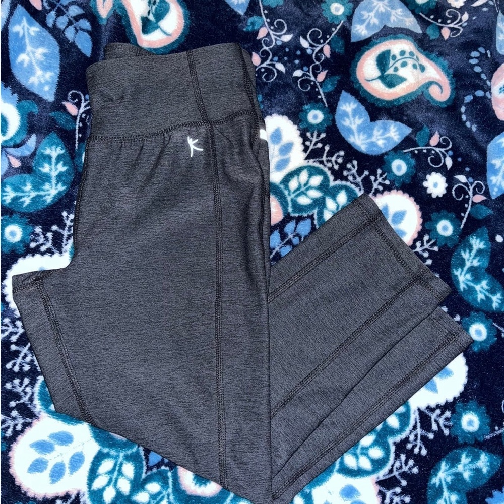🔴 Daskin XS capris activewear excellent condition